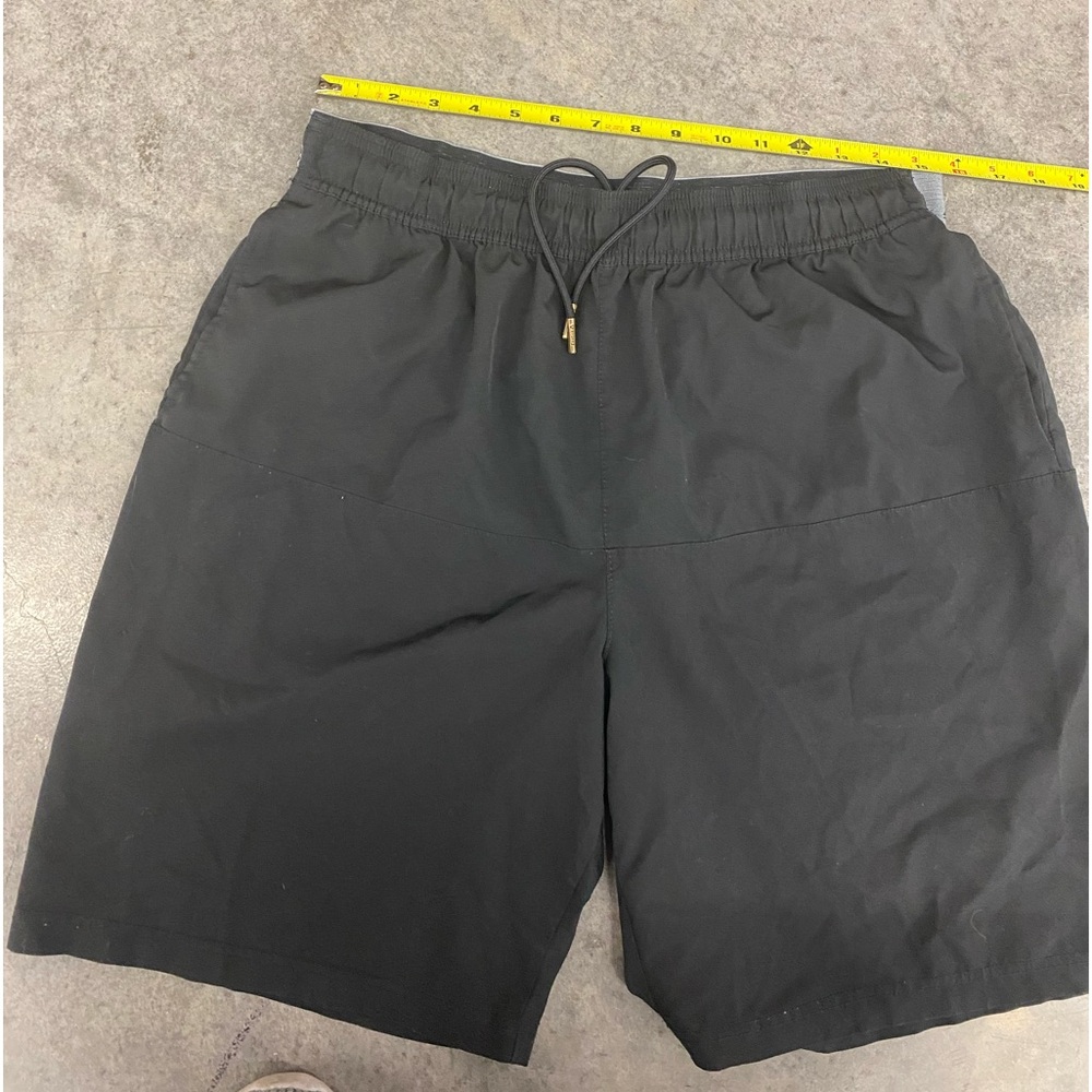 Reebok men’s jogger shorts black large